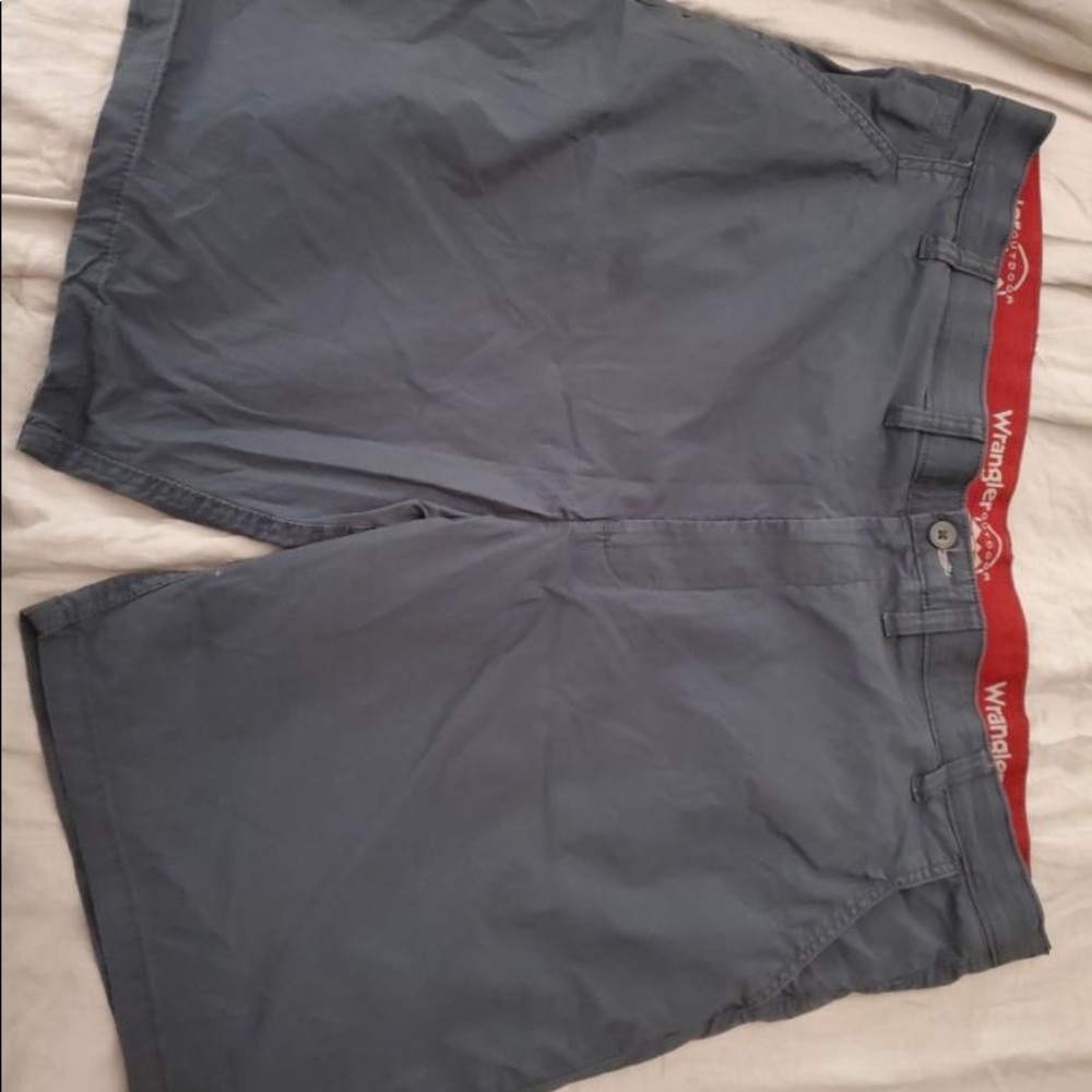 Wrangler shorts never worn, but don’t have the tags